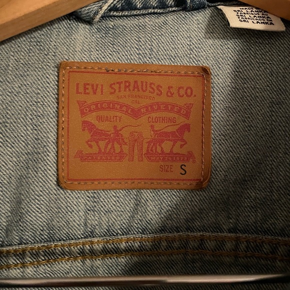 Levi’s Ex Boyfriend Trucker denim jacket NWOT - Picture 3 of 4